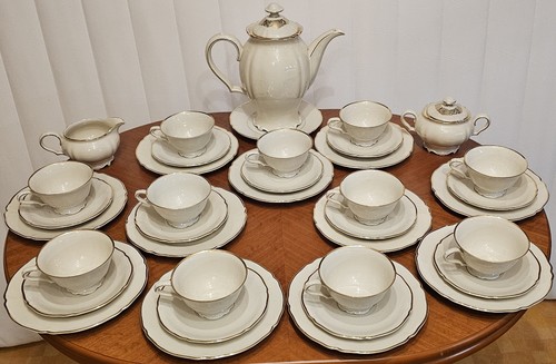 Kaffee teeservice mit - kaffee, goldrand